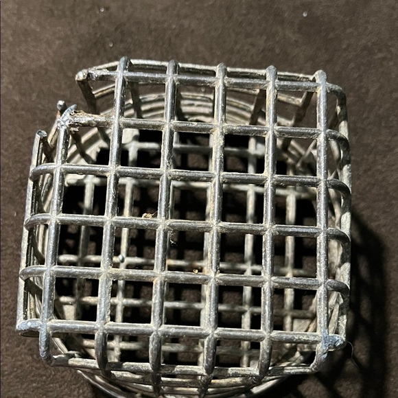 Lot of 2 Vintage Dazey Flower Holders - Picture 5 of 11